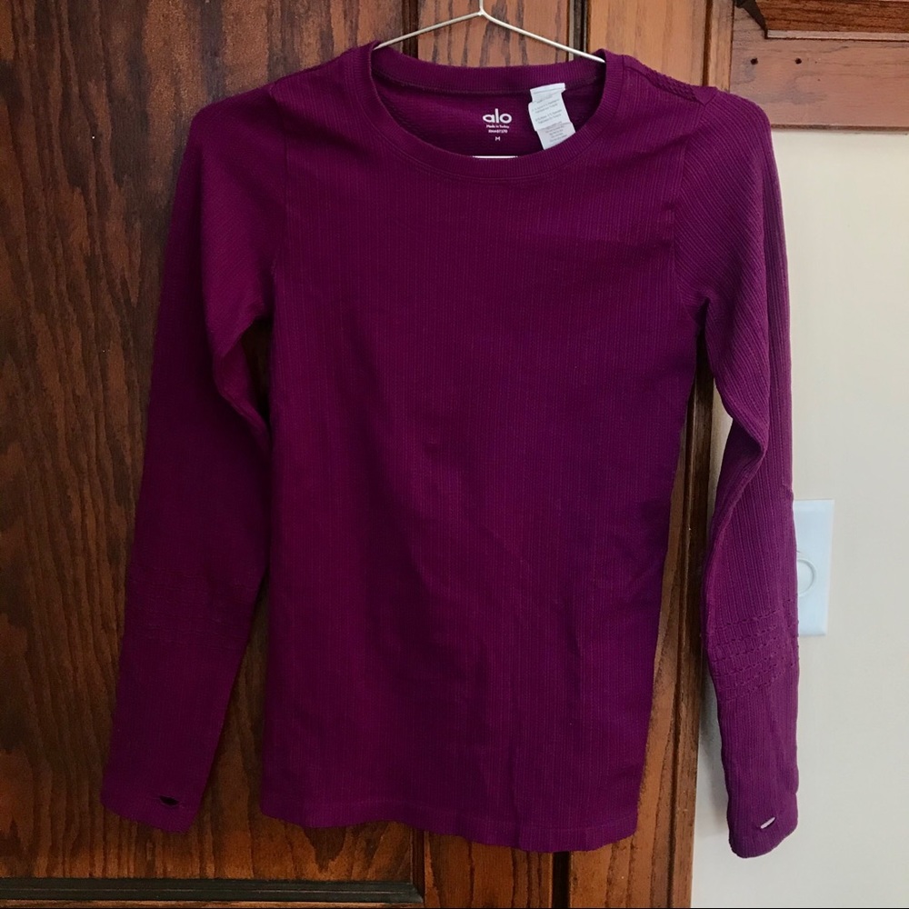 Alo Yoga Long sleeve workout shirt